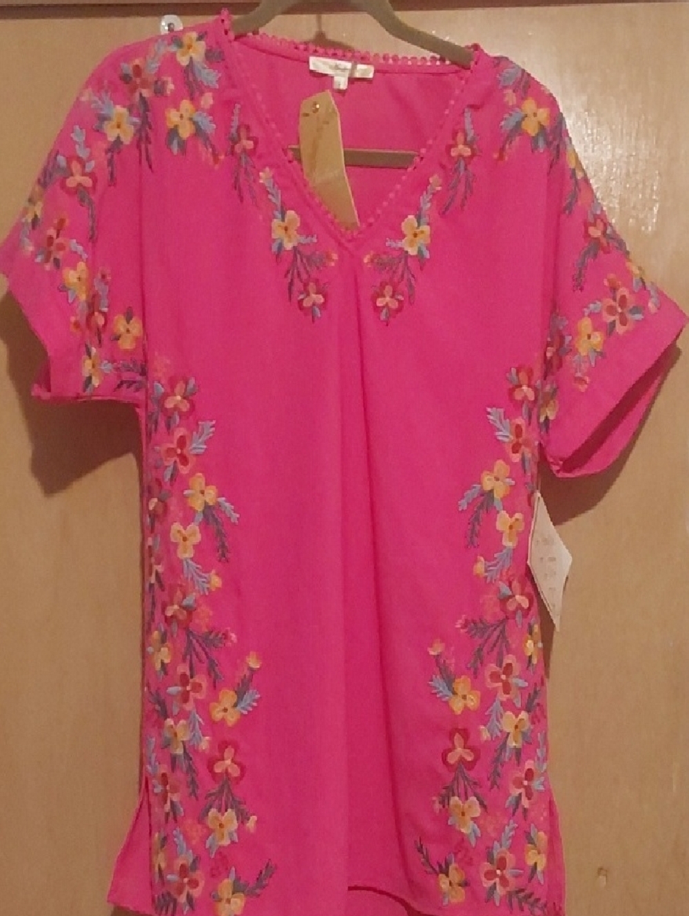 ANDREE BY UNIT Bright Pink Floral Embroidered V-Neck Tunic